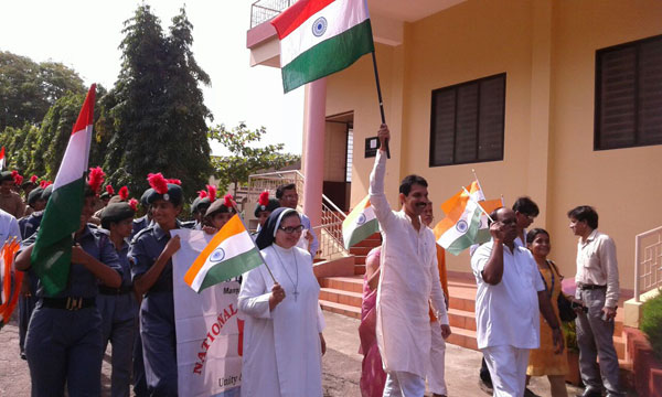 Agnes College tiranga yatre (5)